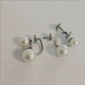 Vintage Crown Trifari Pearl Earrings